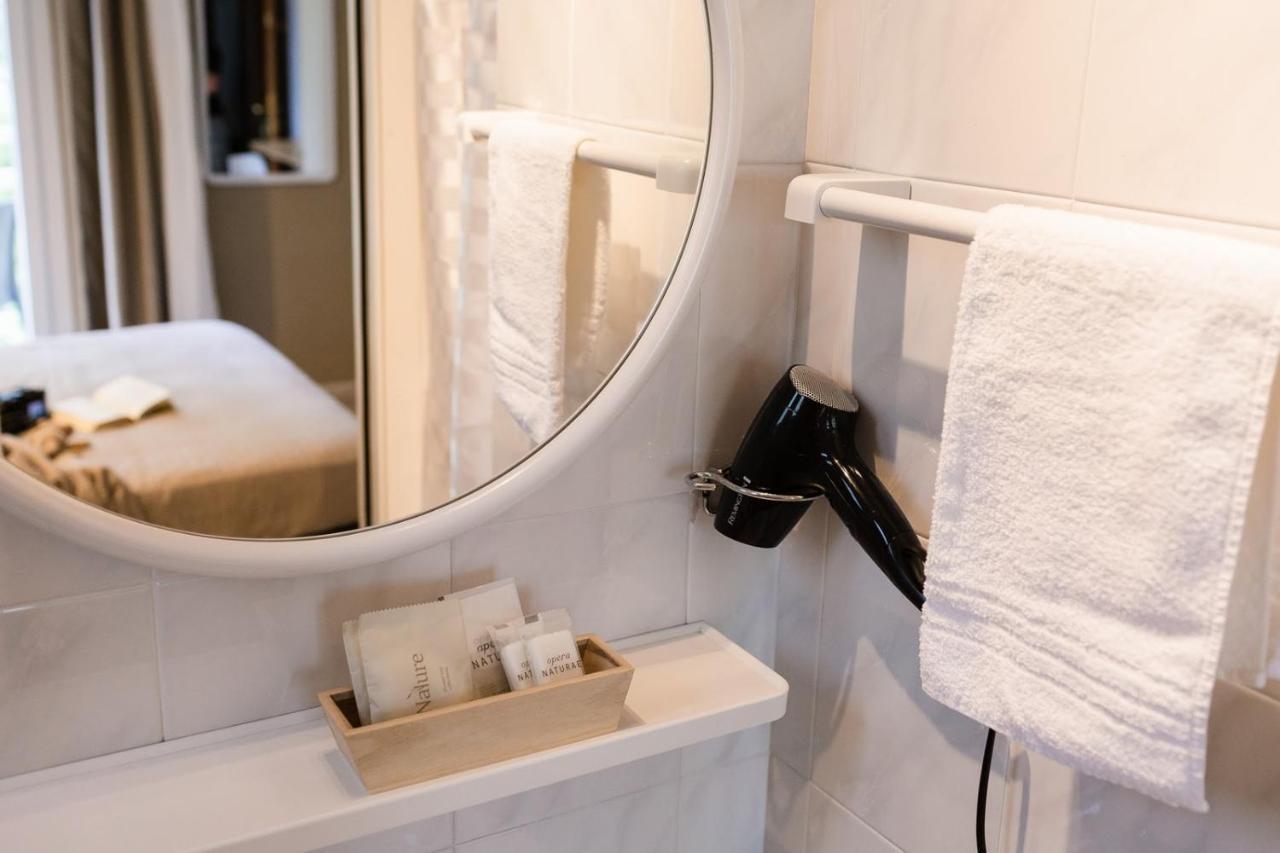 De La Ville Hotel Каттолика Экстерьер фото